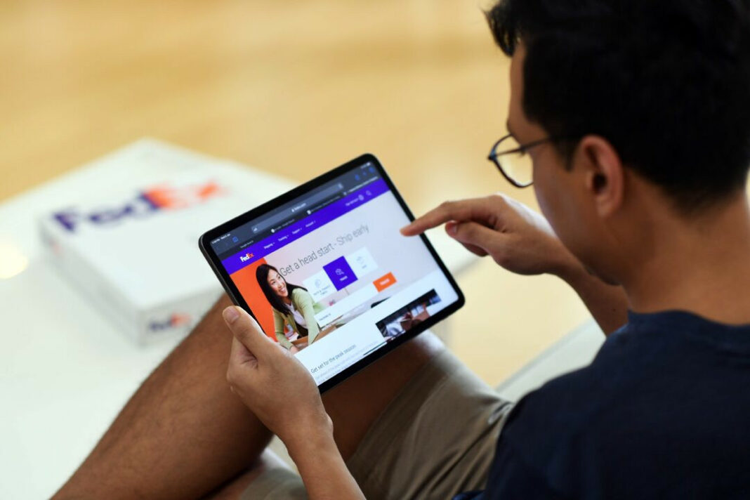 FedEx Launches New Cross-Border E-commerce Handbooks