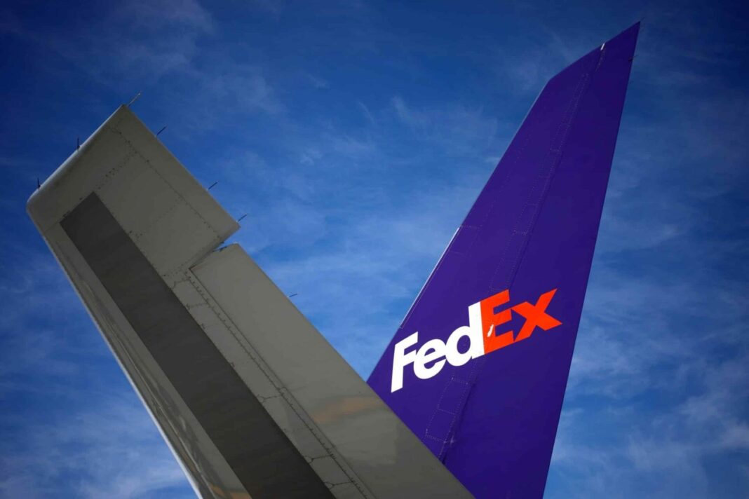 FedEx Evaluates Freight Division, Benefits From Cost Cuts
